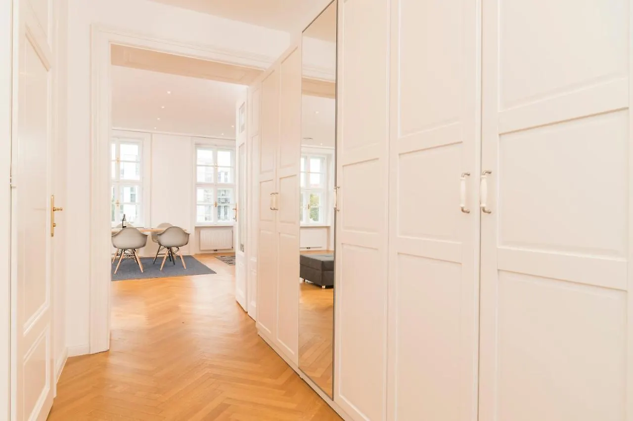 Apartment Parkview Alsergrund by ichbucheAT Wien