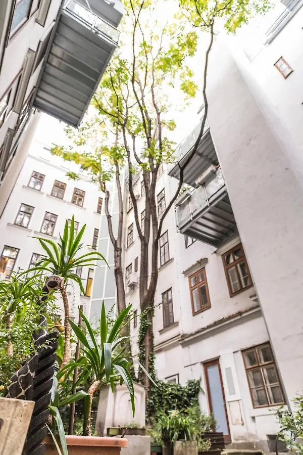 Parkview Alsergrund by ichbucheAT Wien Apartment