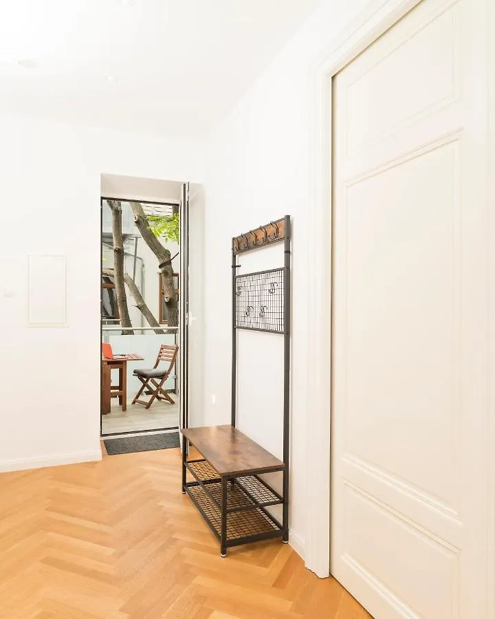 Apartment Parkview Alsergrund by ichbucheAT Wien